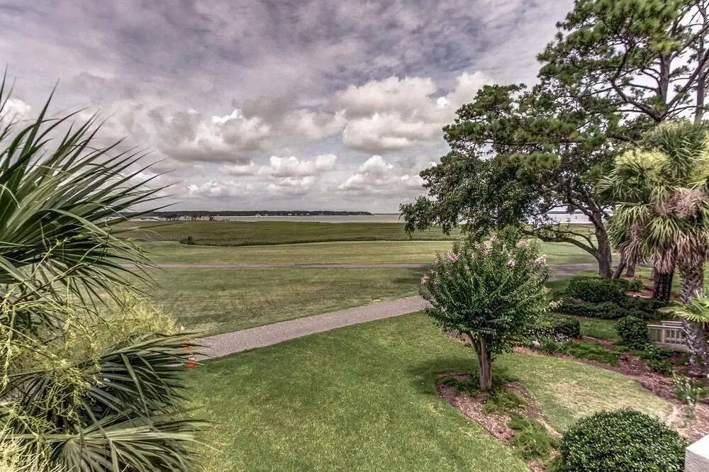 17 Mizzenmast Court
