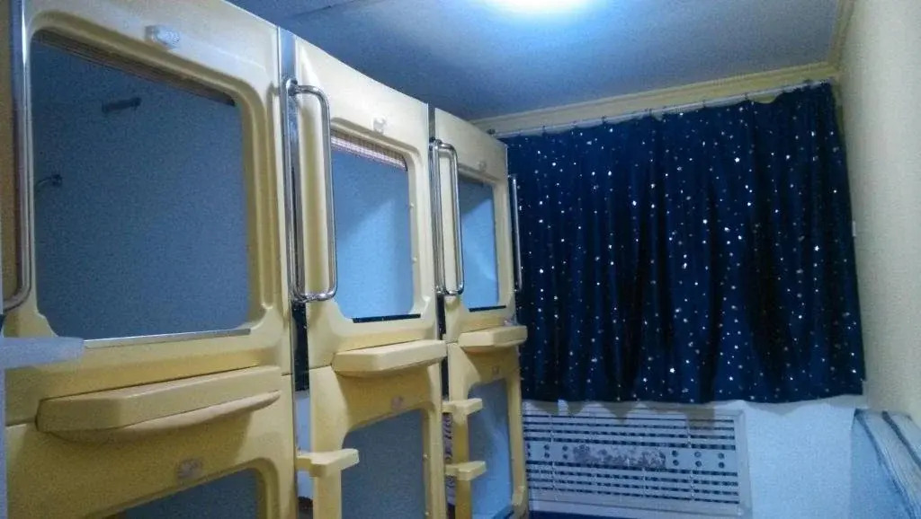Shangjian Capsule Hotel
