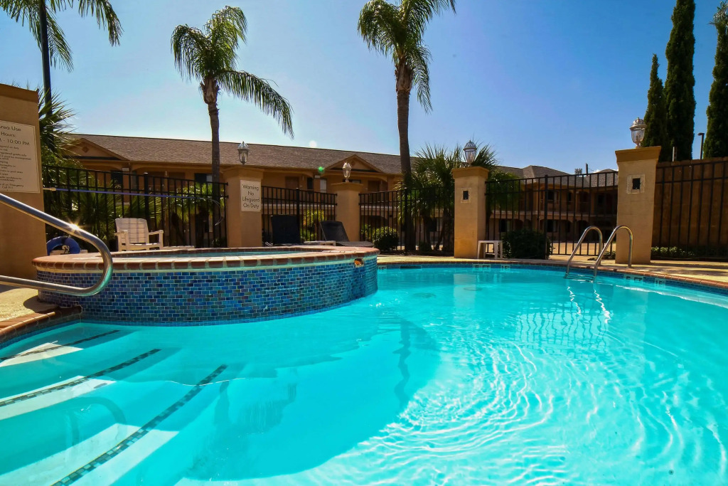 Econo Lodge Inn & Suites Corpus Christi