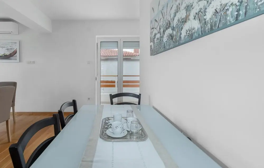 Nice Apartment in Crikvenica With Wifi and 2 Bedrooms