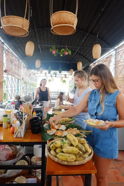 The Like Hostel & Cafe