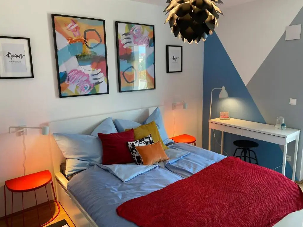 Brand New Cozy Apartment 10 min to city center