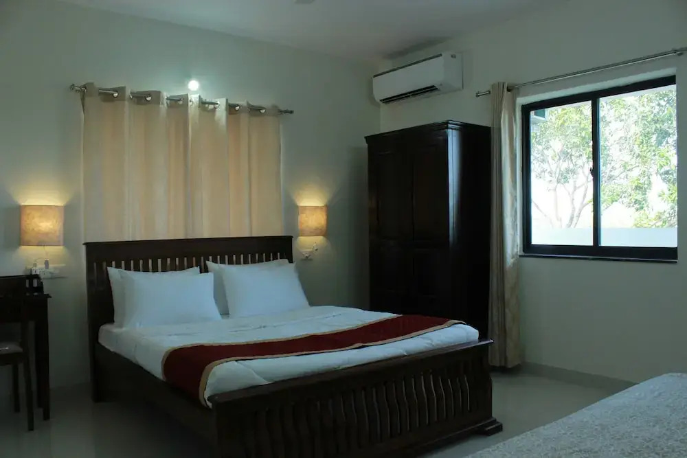 OYO 9361 Home Peaceful 1BHK Candolim North Goa