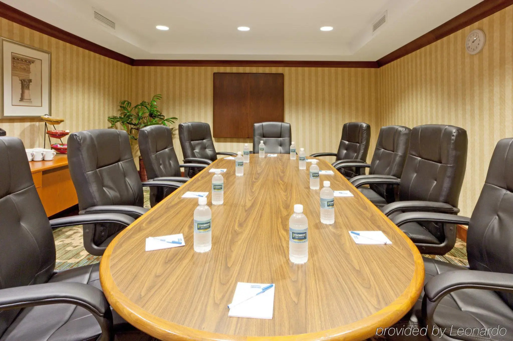 Staybridge Suites Tysons - McLean by IHG