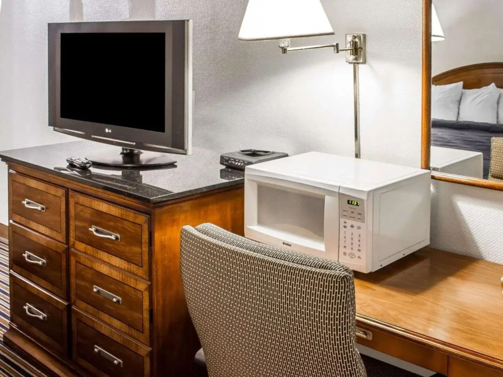 Rodeway Inn & Suites Roseburg