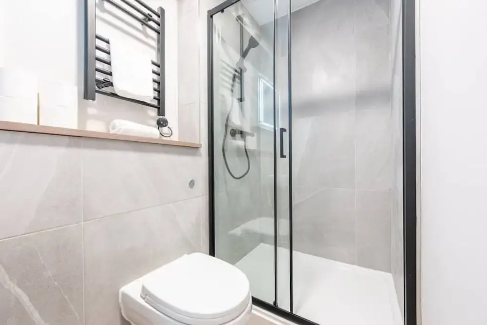 Luxurious 2 Bed Central Cardiff Free EV Charge