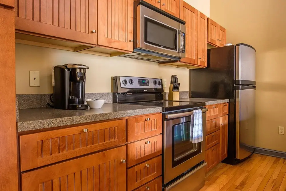 FRONTDESK 2015 East 4th Street Apts Downtown Cleveland