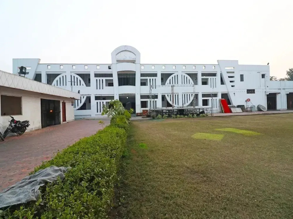 Hotel Grand Melrose by OYO Rooms