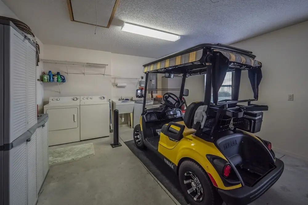 Estill Avenue 1240 by White Pelican VR