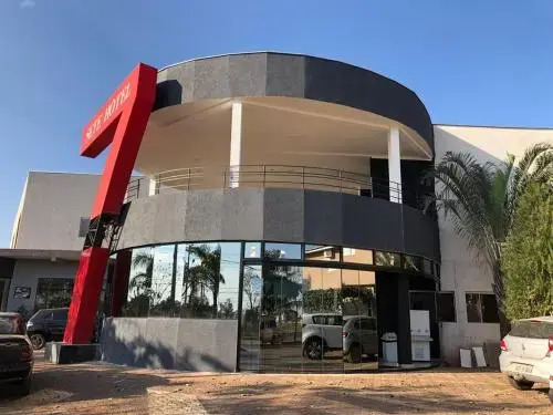 Hotel 7