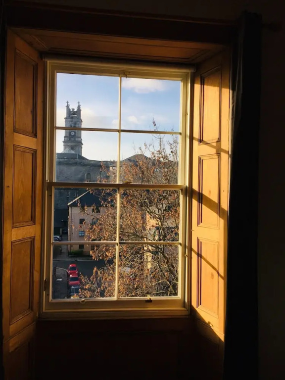 Flat In Stockbridge