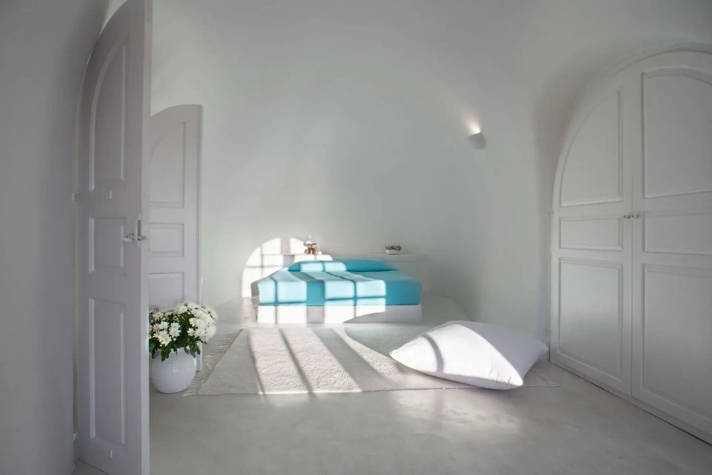 Perivolas Hotel