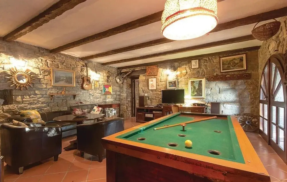 Gorgeous Home In Gracisce
