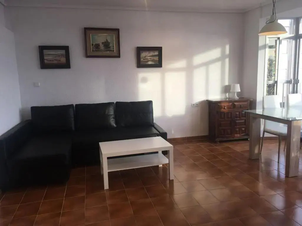 2 bedroom's flat on the beach, City center, 1 line
