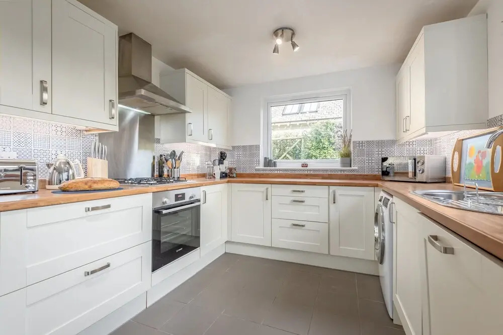 Charming Cardoon Cottage in Beautiful Village