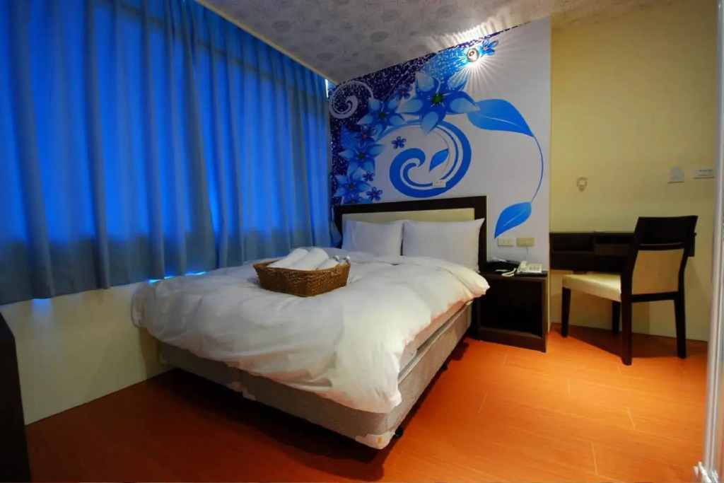 Happiness Inn