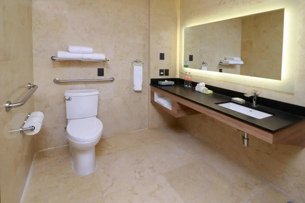 Holiday Inn & Suites - Puerto Vallarta Marina & Golf by IHG