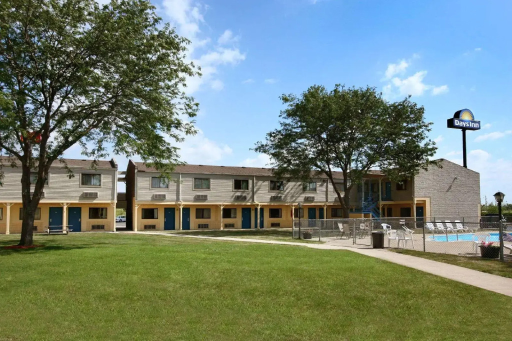 Days Inn by Wyndham Bowling Green