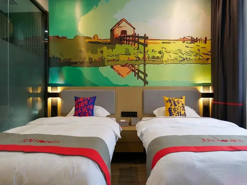 Jun Hotel Shanxi Xinzhou Pianguan County Bus Station