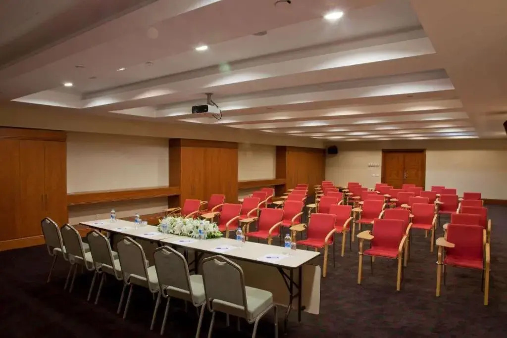 Eliz Hotel Convention Center Thermal Spa & Wellnes
