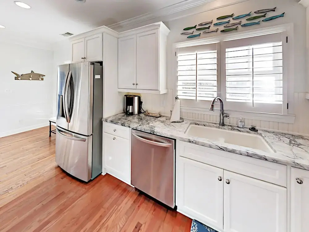 Lakeside - 4 Br Home