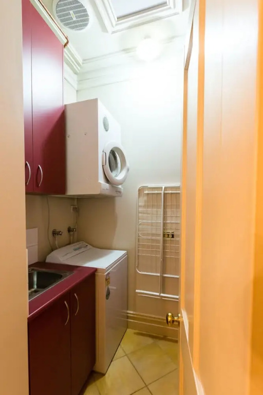 HANNA, 3BDR Melbourne Apartment