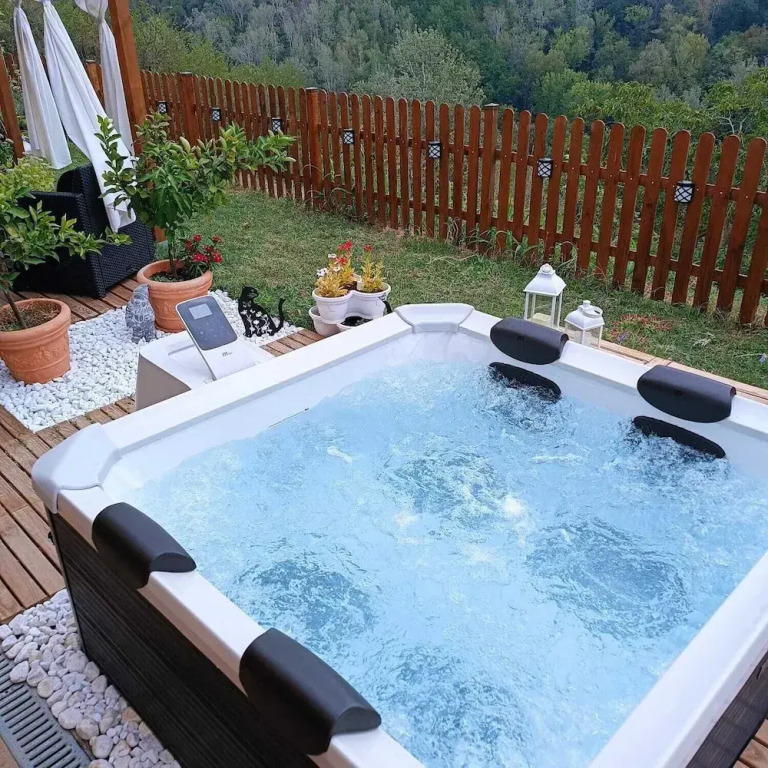 B&B TERRA DI COLLINA biker friendly-pool-sauna-jacuzzi