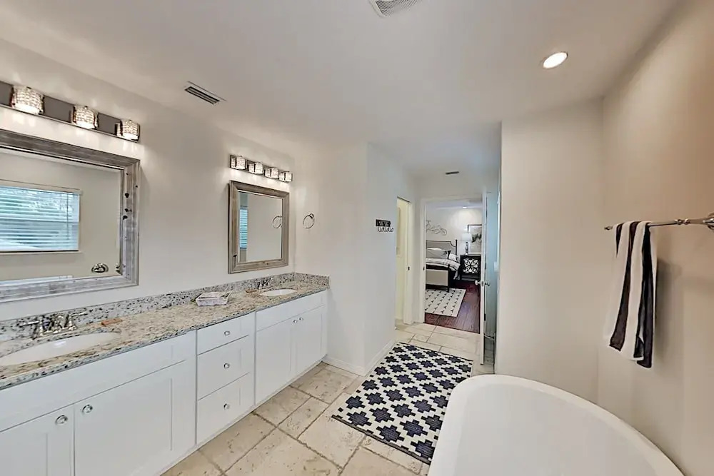 Peaceful Vilano Beach Getaway W/ Alfresco Dining 4 Bedroom Home