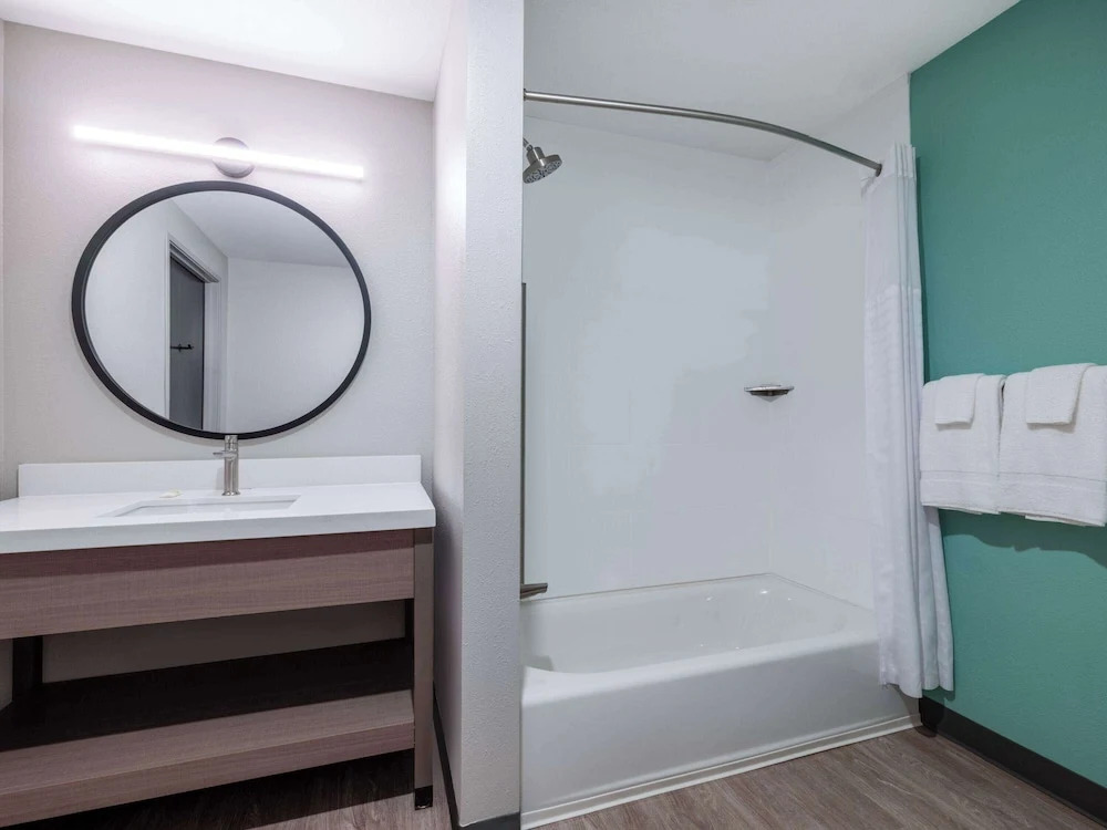 ECHO Suites Extended Stay by Wyndham Indianapolis AmeriPlex