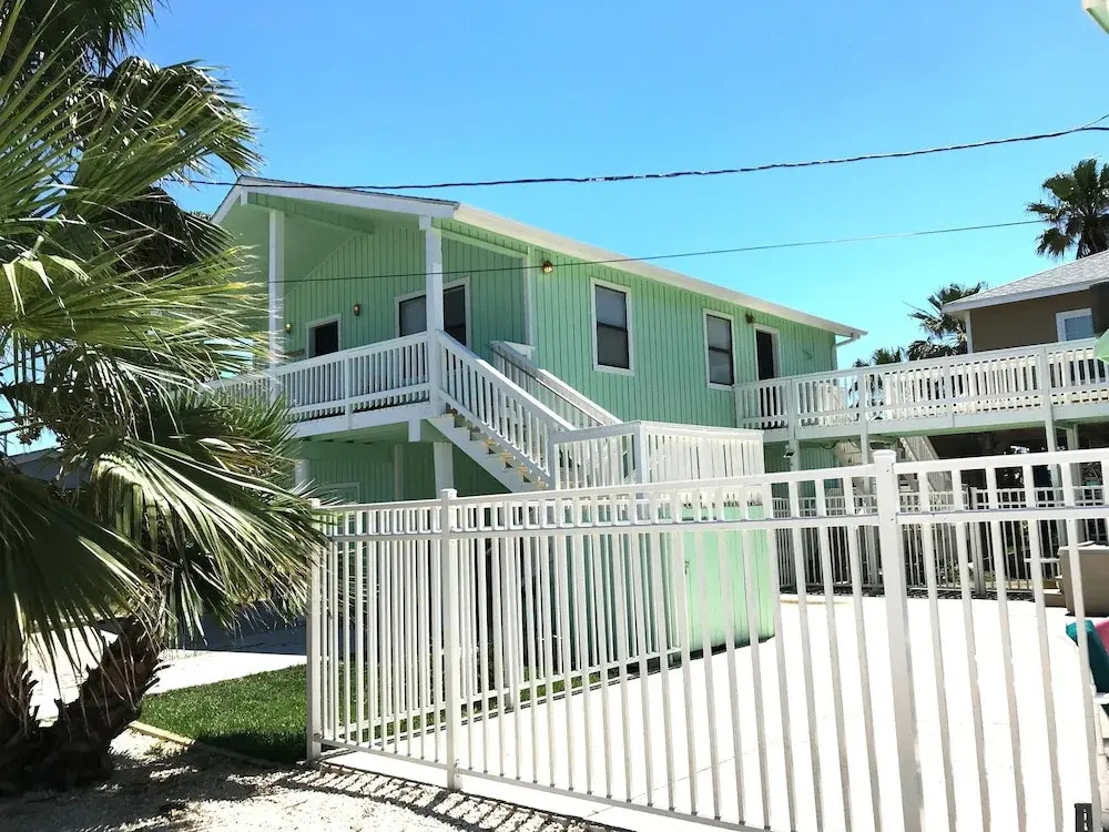 Paradise Hideout - One Bedroom Townhome