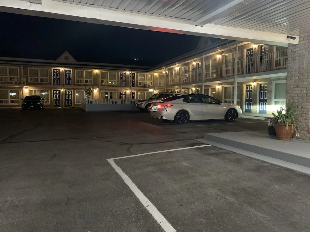 Choice Inn by the falls