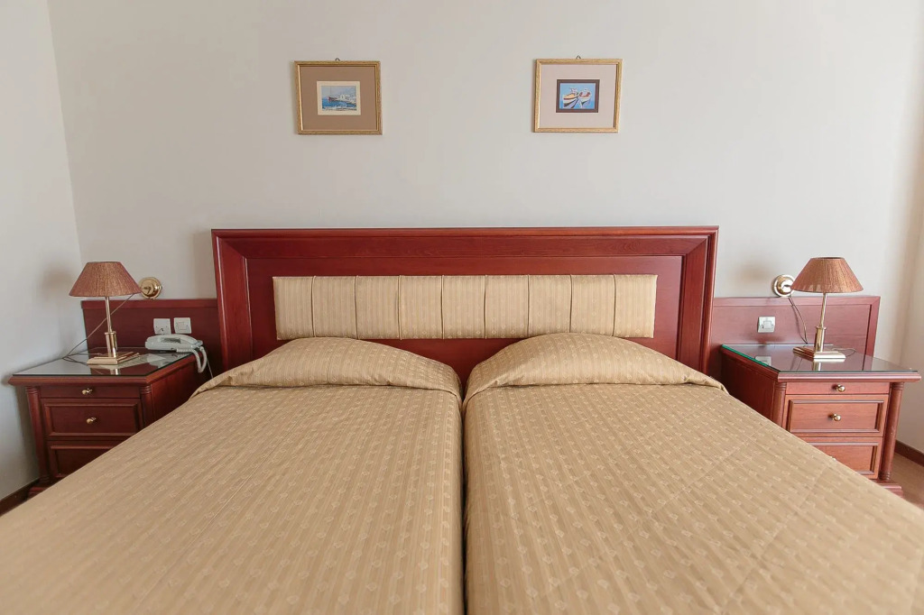 Tzaki hotel & restaurant Patras