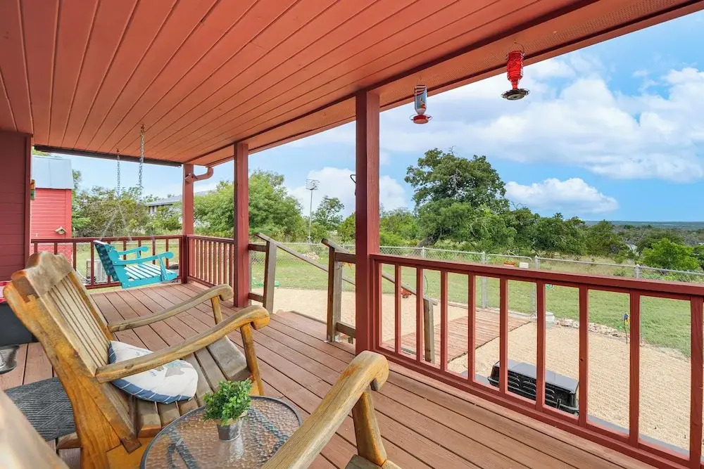 Pet-Friendly Fredericksburg Cabin w/ Hot Tub