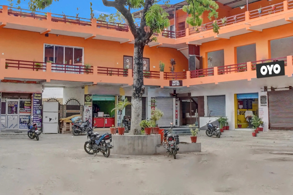 Super OYO 813893 Hotel Siddhi Vinayak