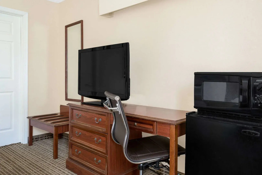 Bonita Lakes Inn by Capital O Meridian I20