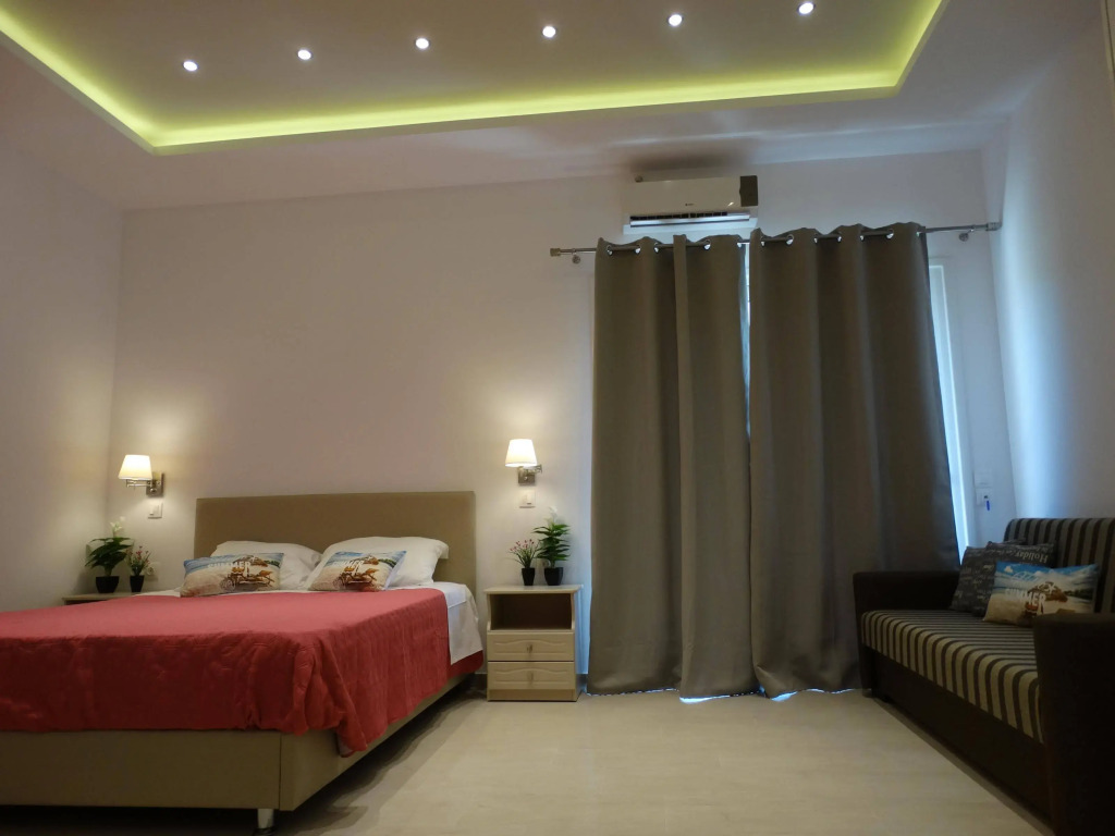 Makis louvlis apartments