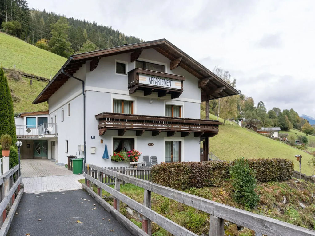 Stylish Apartment in Zell am See near Ski Area