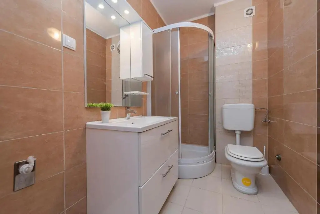 Beautiful penthouse for 8 close to city center