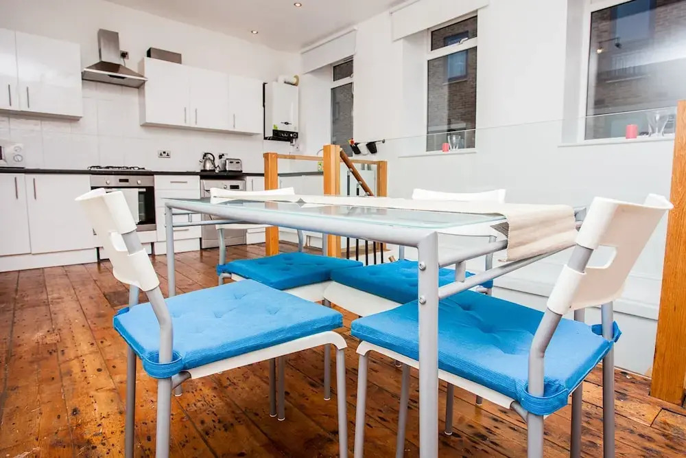 Bright &Spacious Family Home near London Bridge