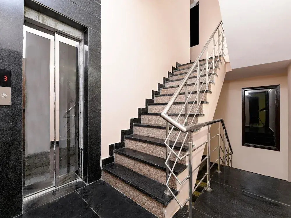 OYO 15834 Shubhangni Residency