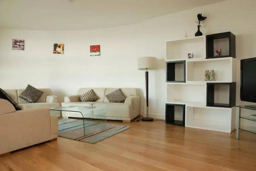 Falcon Wharf Apartments