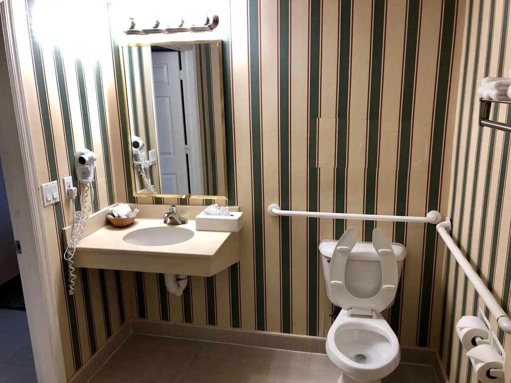 Edison Hotel