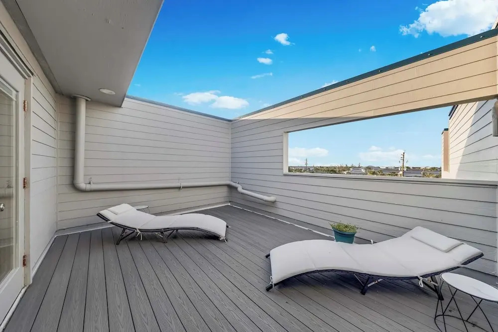 Beachfront Condo w/ Balcony on Manasota Key