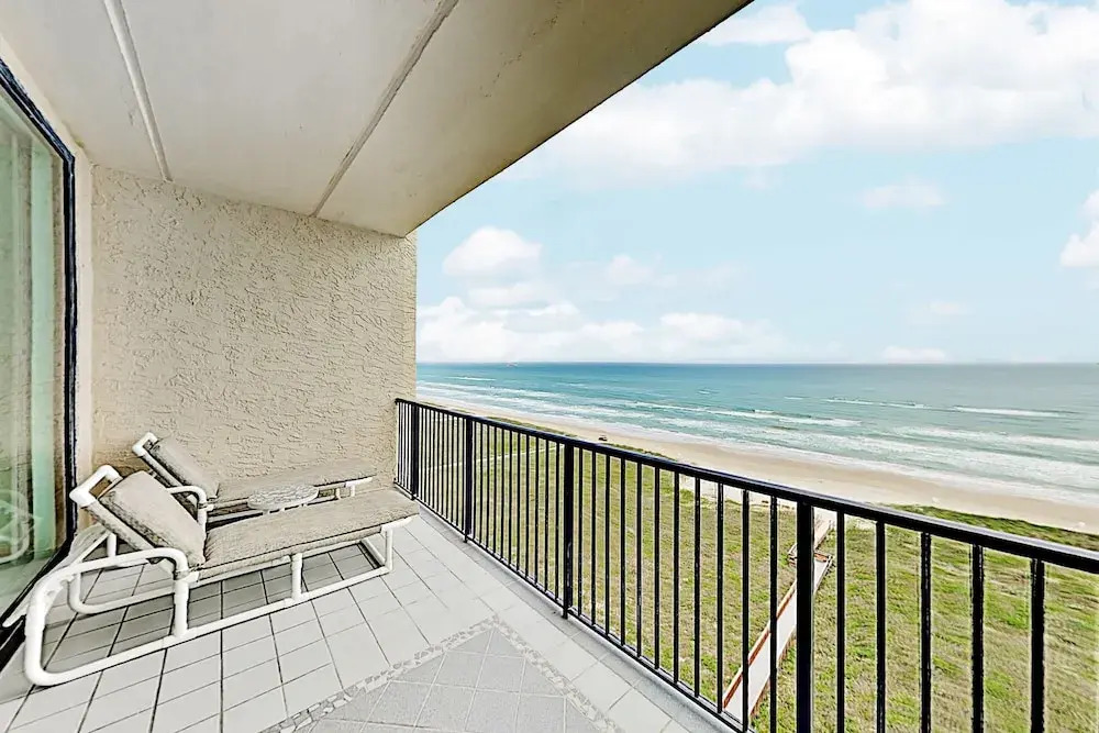 Plush Suntide Penthouse W/ Tennis, Pools & Gym 2 Bedroom Condo