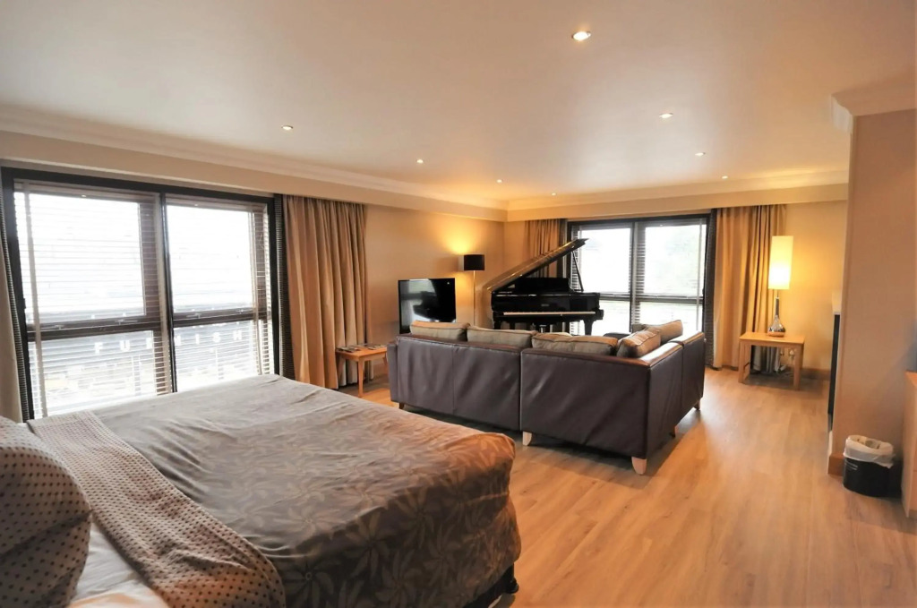 The Mansefield Hotel