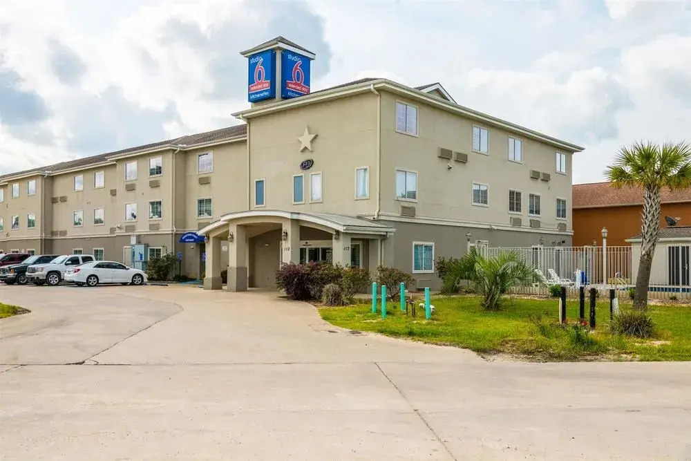 OYO Townhouse Sulphur, la Extended Stay