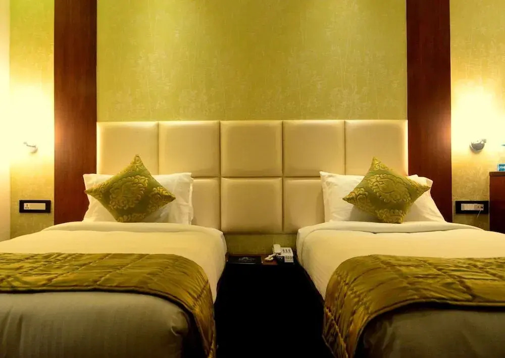 Hotel Hemaadri Grand