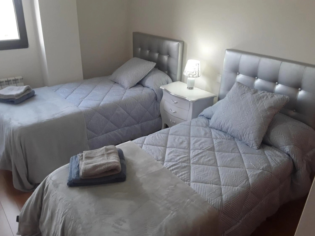 Apartamento de 6 personas con WIFI Y GARAJE INCLUIDO