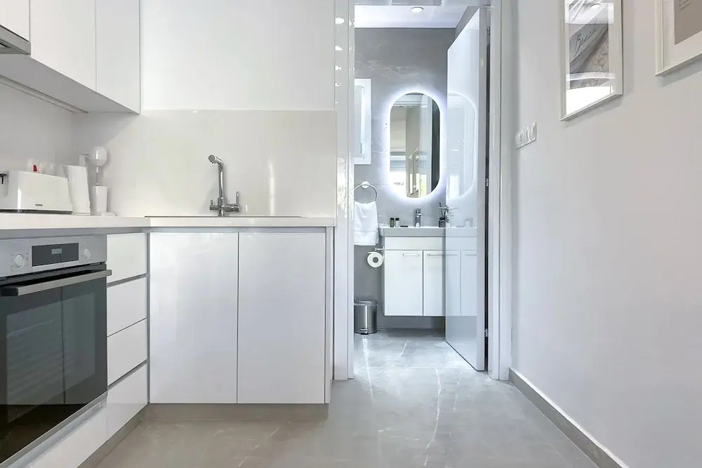 Phaedrus Living: Limnaria Luxury Flat Vine 121