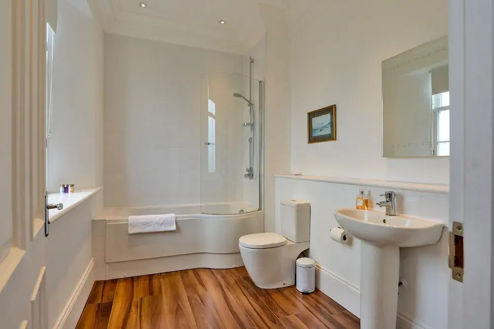 Self-catering Retreat With Pool, hot tub
